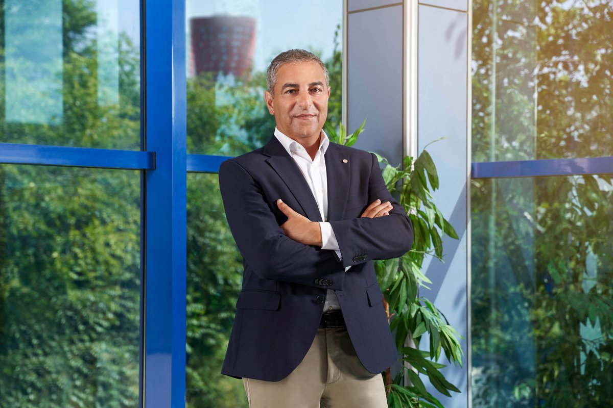 GLS_Spain's tweet photo. 📄 @donceluis habla con @eleconomistaes sobre la transformación de GLS en tiempos de cambio, donde el crecimiento del #ecommerce, las medidas de #higiene y las nuevas necesidades de los clientes han impulsado el crecimiento de la compañía 📈 https://t.co/SUepUV9Bpx #GLSWeDeliver https://t.co/vXOGmnIazC
