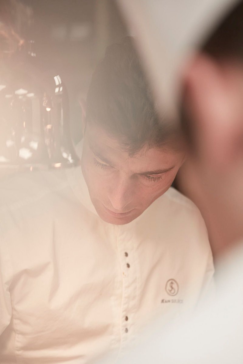 Ça s’agite en cuisine 🔥 

L'Automne est arrivé jusqu'à la table de Jean Sulpice et au #Bistrot1903 ! Avez-vous déjà pu goûter nos nouveautés ? 

👀 Allez voir directement sur notre site : buff.ly/2MCPIER

📷 Thomas Dhellemmes
#AubergeduPereBise #Talloires #JeanSulpice