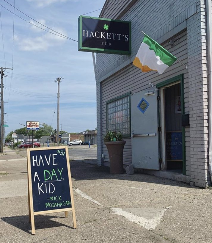 picturesofdives's tweet photo. Hacketts Pub - Youngstown, OH https://t.co/AN9zB7PIkS