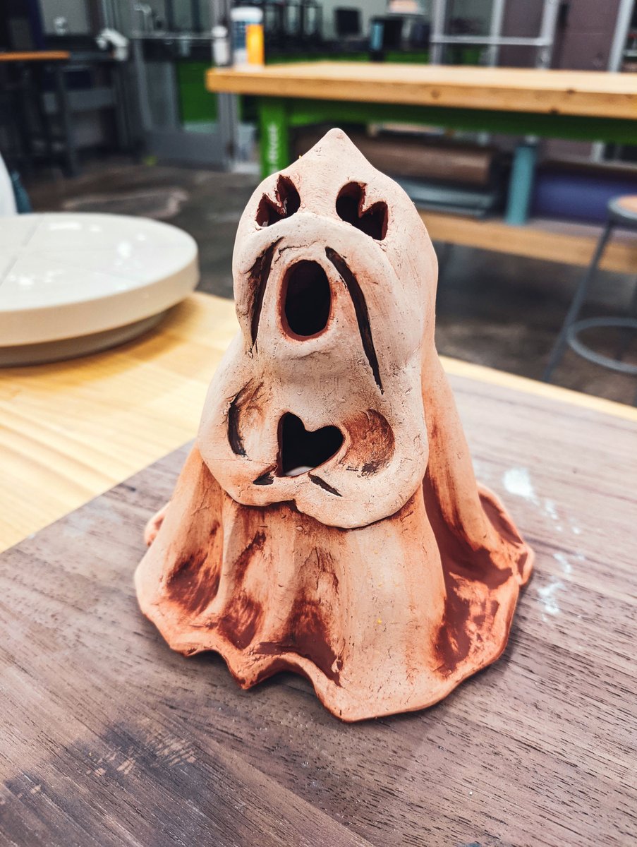 Make a #spooky ceramic #ghost at our two session #Halloween Luminary class on Oct 4 and Oct 18 from 10am-12pm. Students will rapidly build their #sculpting skills + learn proper #glazing and decorating techniques! Cost is $60 to attend. Sign up today at therivet.org/classes-and-ev…