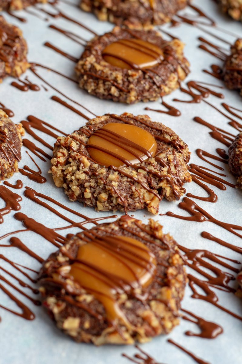 Cluckmuckcook's tweet photo. Here comes #biscuitweek #gbbo. My fav week.
Pecan #turtlecookies https://t.co/kkJnrO0jbu