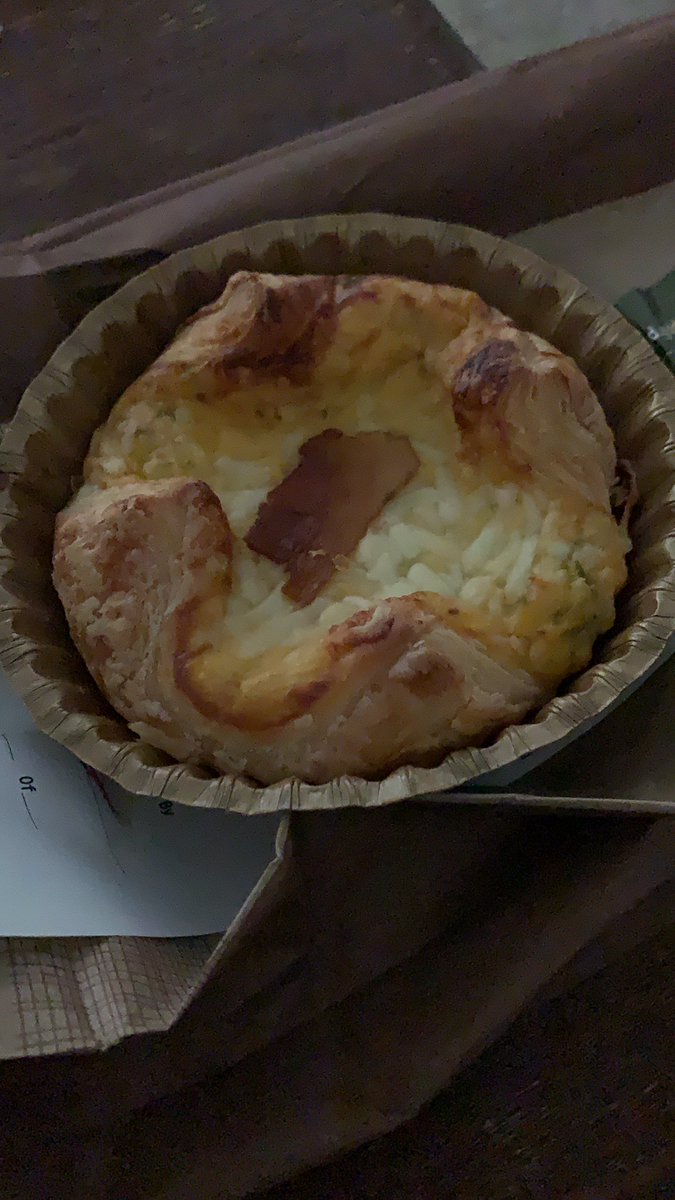 pazongyang04's tweet photo. My spinach and “bacon” soufflé from @panerabread thanks for the effort, Panera... https://t.co/jbbgMtVOrx