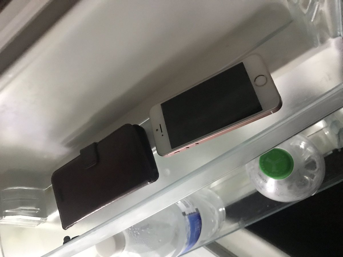 Rii_0YY's tweet photo. 納涼に冷やしケータイや https://t.co/CaZiCQrD2m