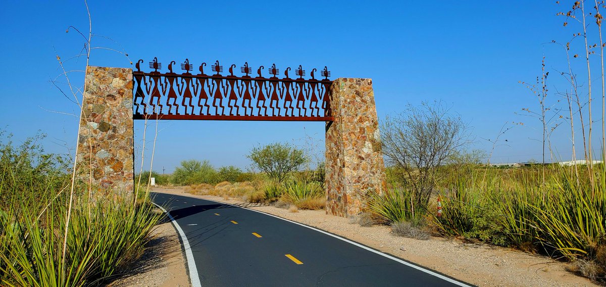 Kenoneputt's tweet photo. #seenwhilecycling #juliangreenway #Tucson https://t.co/aRjYzm3k0p