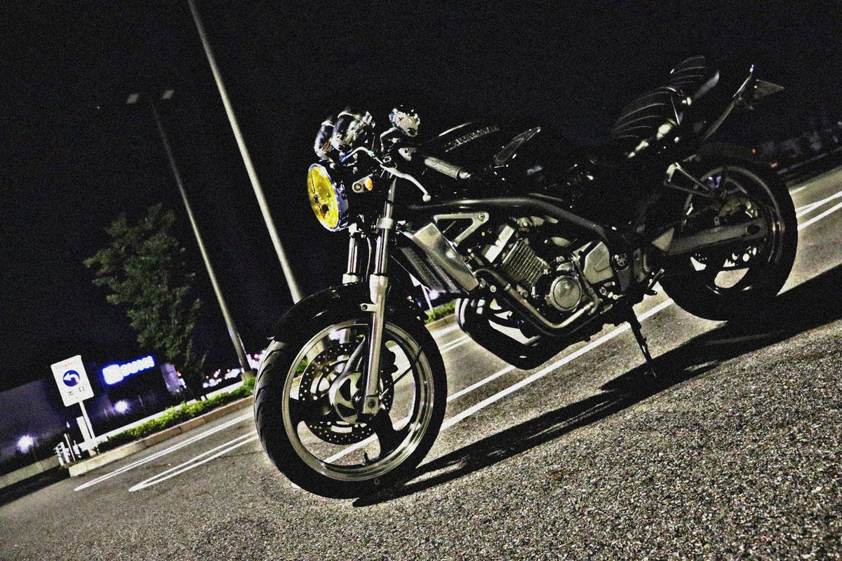 ryudon98's tweet photo. 夜の1眼レフ恐ろしいな https://t.co/yC23mRIPBA