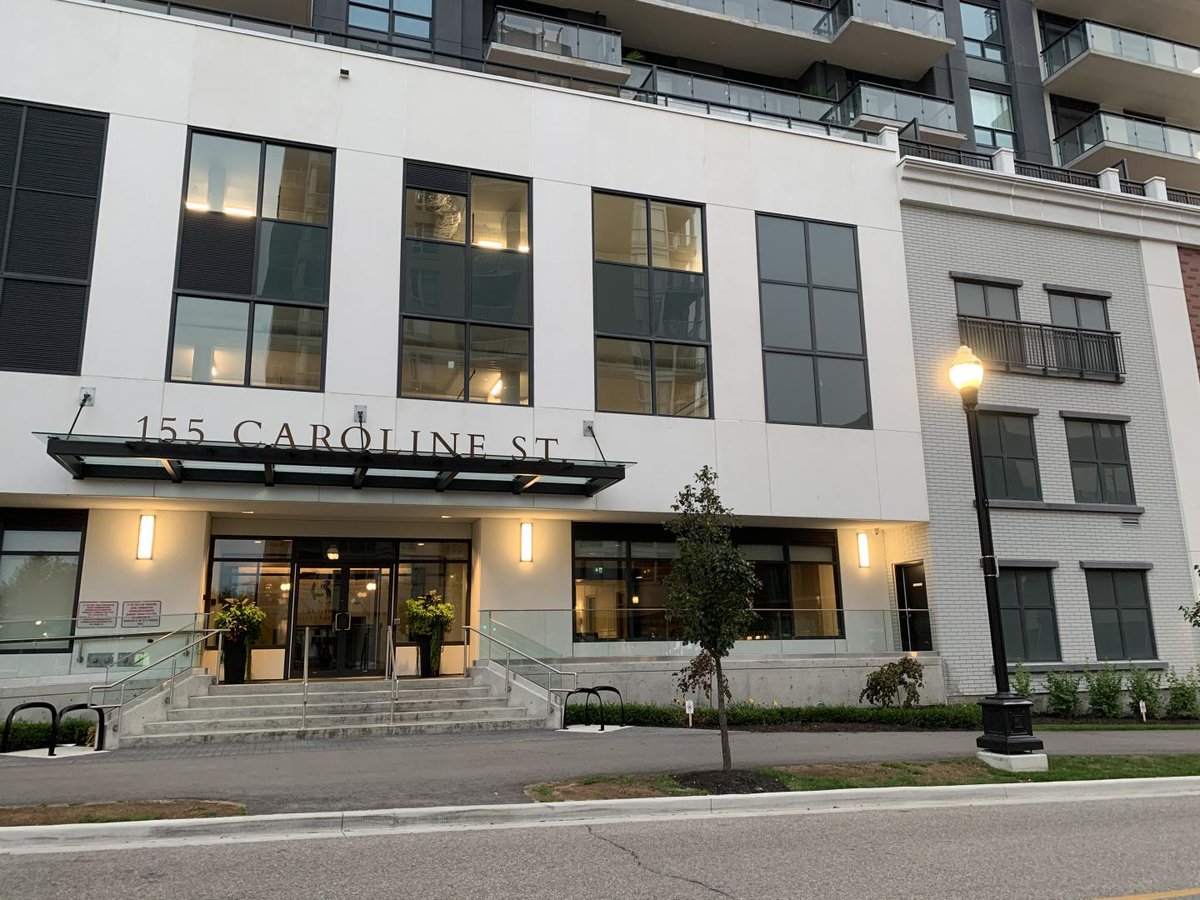 _management1st's tweet photo. Just listed a 1 bedroom rental unit in a luxurious condo complex in the middle of Uptown Waterloo.
↓↓↓

Asking: $2050.00* / month

Click the link for more photos and listing details.
https://t.co/Uh2mVZzj3n
#managementfirst #rentalunit #apartmentrental #waterloorental https://t.co/TElnGMu9Dj