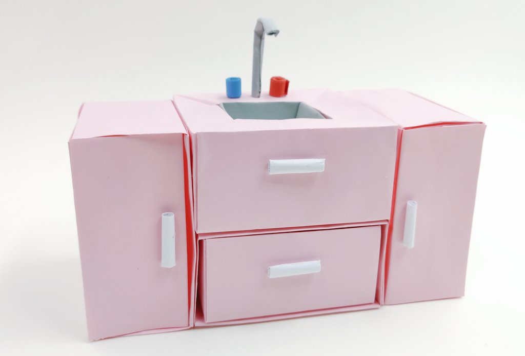 EasyCrafts7's tweet photo. Paper miniature kitchen counter with sink and cabinets 
Tutorial video link ⬇️⬇️⬇️⬇️
https://t.co/VkMwxbLbHv
#paper #dollhouse #kitchen #origami https://t.co/CS2QZ0cANQ