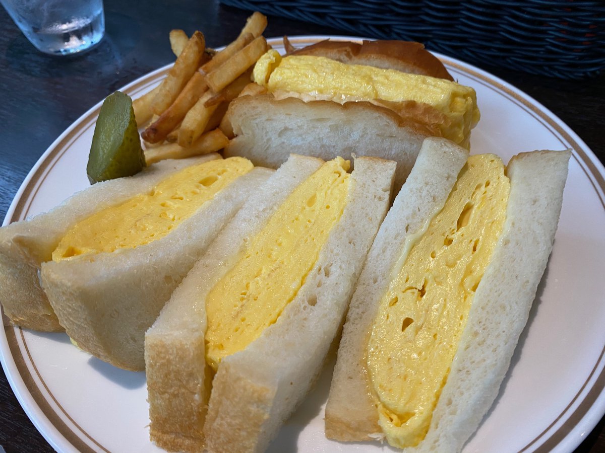 I'm not much of a sandwich person, but I can't get enough of Japanese egg sandwiches, whether from 7-11 or a high-end cafe. They're somewhere between a perfectly-crafted omelette and a just-right egg salad