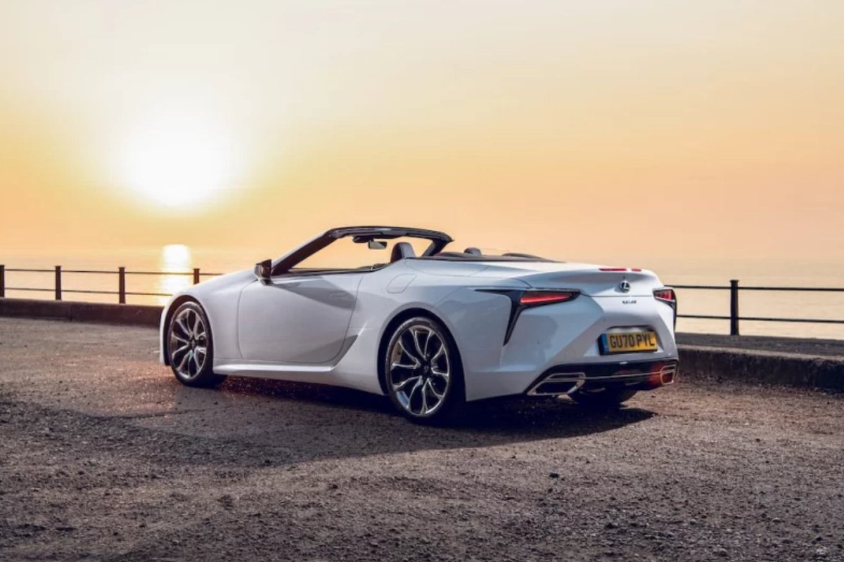 "It’s funny how, as kids, we all wanted to look the same...then, almost overnight, it’s no longer cool to swim with the shoal. In fact, it’s the opposite". <a href="/YesAutoUK/">YesAuto_uk</a> just gets the #LexusLCConvertible. Thanks! yesauto.com/uk/news/articl…