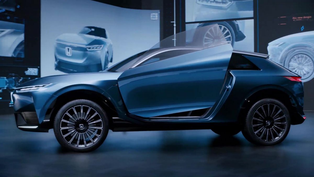 Supercar_TV's tweet photo. After some teasing, Honda has unveiled the new SUV e concept at the Beijing Motor Show!

Exclusive Shots (by https://t.co/x1W45LQr2M)

👉 First ever video of this car on our YouTube channel (Link in Bio)❤️

#Honda
#HondaElectricCar
#HondaConcept 
#HondaSUVeConcept 
#SupercarTV https://t.co/H6epRdZnYS