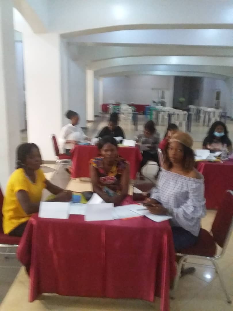 BENSACA1's tweet photo. Participants in a group work at the two (2) day UNAIDS funded training aimed at Amplifying skills negotiation to demand and advocate for safer sex practices amongst FSWs (20-24)years in the HIV and COVID era in Makurdi, Benue State. 
@UNAIDS 
@Winnie_Byanyima
@NACANigeria https://t.co/iyI41I3ivj