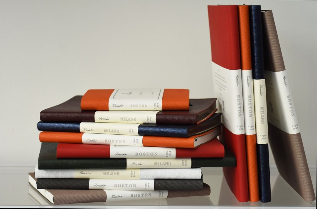 AdnarRobati's tweet image. The Pineider Milan A5-sized notebook features a soft saffiano leather cover with hand-painted edges suitable for fountain pens, lined watermark.
.
#pineider #organiser #leather #boss #ceo #iwrite #accessories #gifts #ceogifts #LuxuryTravel #weloveluxury #adnarrobatiluxury