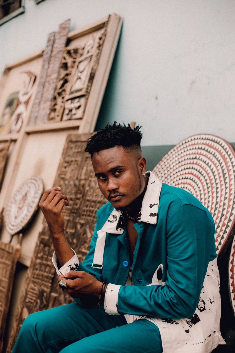 OffeiMusic's tweet photo. #OFFEI 2.0 NEW VIBEZ SOON Photography : @earthflavaphoto Styling : @kojokusii Creative Director : @abrahamstanleypierre_ @blacc_tuesday https://t.co/7oE3blvmol