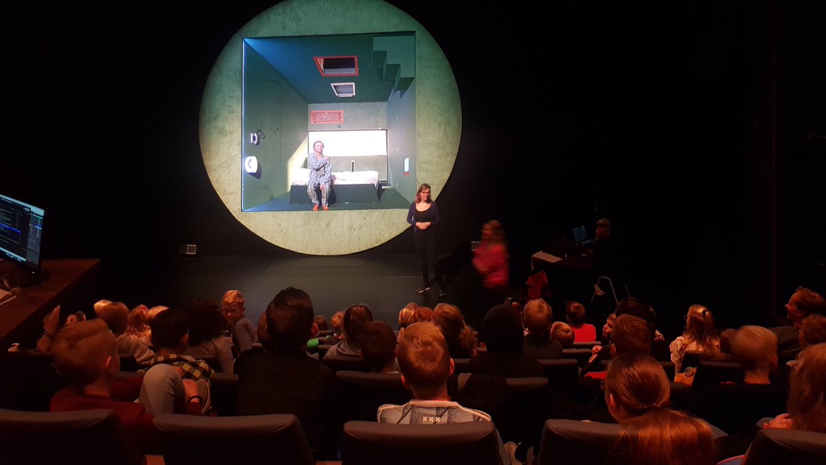 Vanochtend nog een zaal vol kinderen bij de try out van IK eh...ik van <a href="/HetHoutenHuis/">Het Houten Huis</a> in @DeLawei wat een heerlijk gezicht!!
