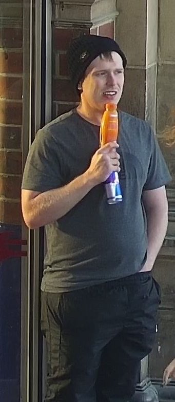RadioHumberside's tweet photo. Do you recognise this man? British Transport Police want to speak to him about a serious assault on a Bridlington to Hull train earlier this month when he allegedly hit another passenger with a chain. If you know him call 0800 405040 quoting reference 503 of 17/9/2020. https://t.co/xNTYiRB4wI