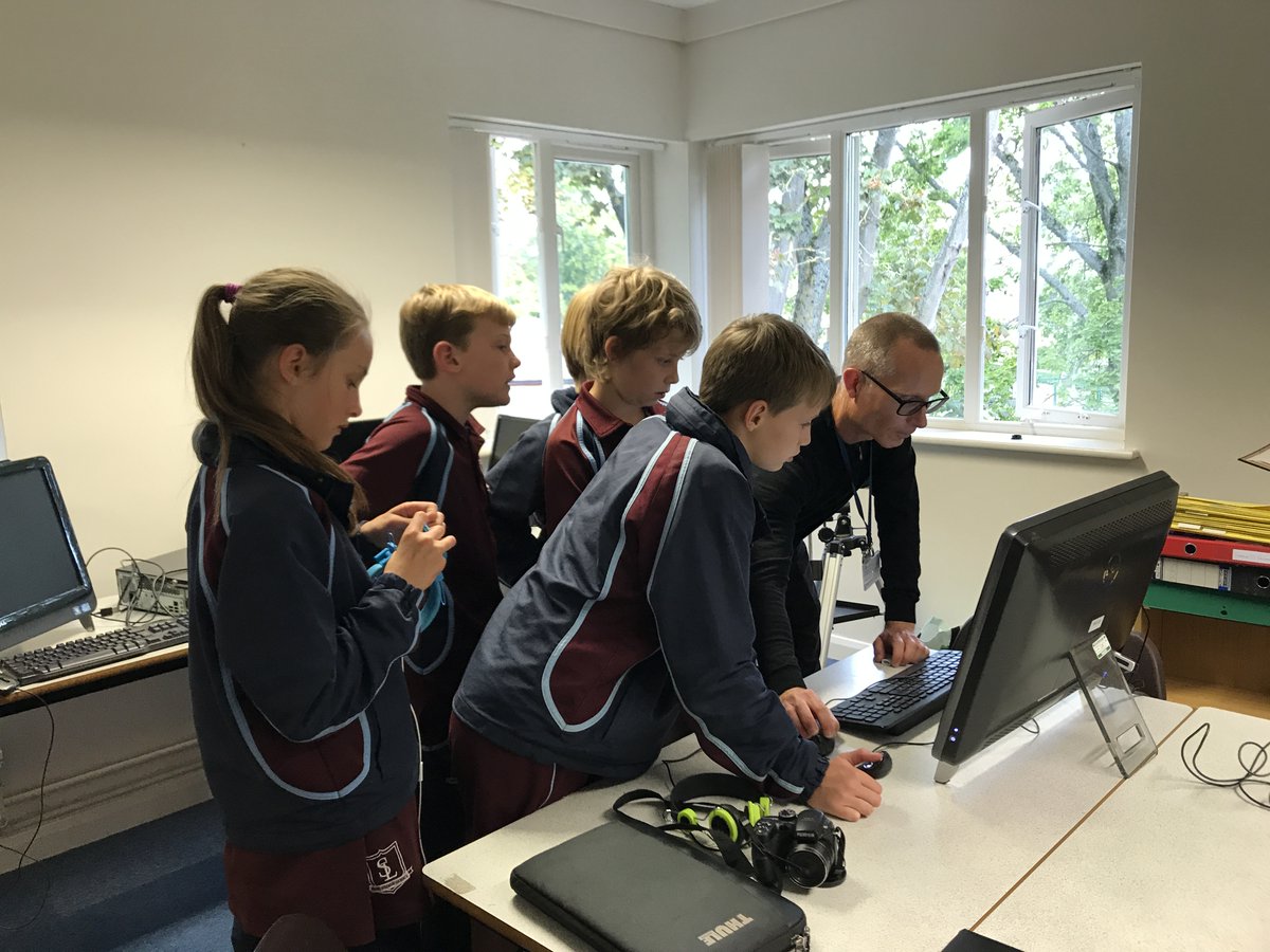 southleeschool's tweet photo. We are extremely lucky at #SouthLeeSchool to have students who are so dedicated to #helpingothers! Children in the #PrepSchool have volunteered to provide technical #leadership, training and support for both students and staff!
#allhavetalent #TechAgents https://t.co/0KzBCicr88