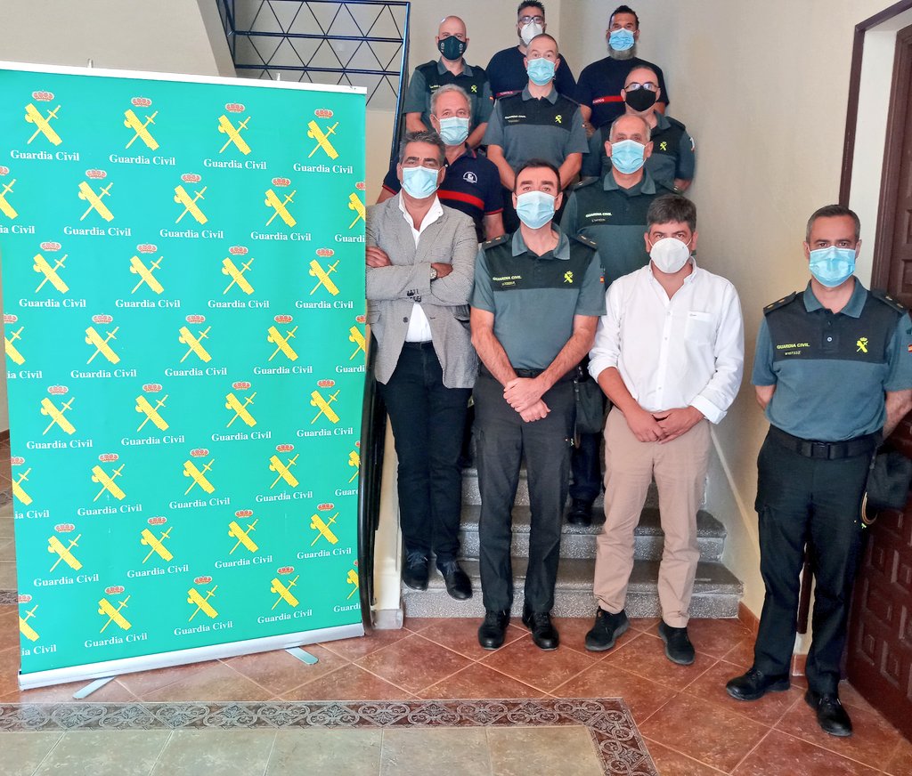 guacivilCordoba's tweet photo. El equipo PEGASO de la @guardiacivil de #CordobaEsp y el Consorcio Provincial de bomberos de @dipucordoba colaboran para el uso seguro y eficaz de drones en la gestión de emergencias. https://t.co/kmYlO7DwyI