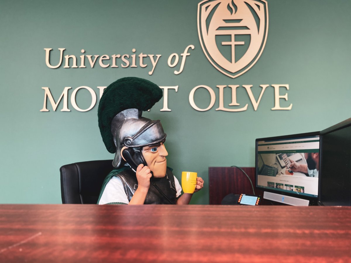 OfficialUMO's tweet photo. Today is National Coffee Day! Troy is already on his third cup. He says it's to prepare him for sports season!
#nationalcoffeeday #trojangreen #umo https://t.co/aeXBcwBqEP