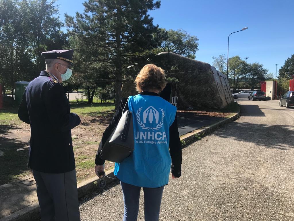 chiaraUNHCR's tweet photo. Sono alla frontiera con la Slovenia, #Fernetti Partiamo oggi con informativa legale. Essenziale garantire accesso alle procedure d’asilo e valutare bisogni specifici di migranti, richiedenti asilo, molti i minori non accompagnati @CIRRIFUGIATI https://t.co/rOK1T0E0Vh