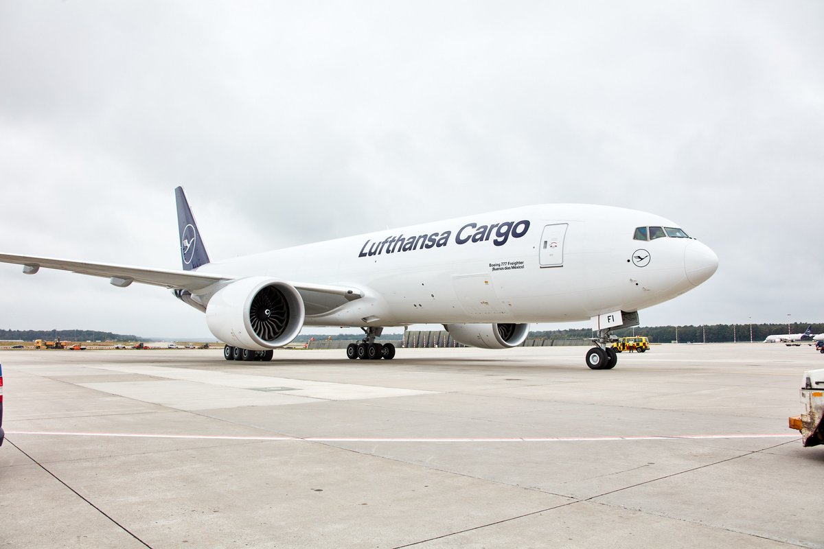 Lufthansa_Cargo's tweet photo. Lufthansa Cargo welcomes ninth B777F in Frankfurt. A total of thirteen highly efficient Boeing 777Fs fly for the cargo crane's customers. Read more here: https://t.co/CLKeupwkhg
@LufthansaNews https://t.co/TigUOlHn0d
