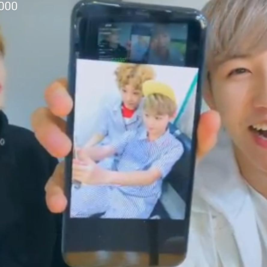 renjun showed a picture of jisung and chenle during chewing gum mv filming and said that they looked so cute awkwardly taking a selca together bc chenji weren't that close yet