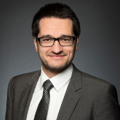 uocommonlaw's tweet photo. Curious about AI, Blockchain, Robotics?
Fan of Prof. Florian Martin-Bariteau?
Have an undergrad law degree?
💻⛓️🛰️
Learn from him via our brand new Microprogram in Tech and Law.
Learn more or DM us to chat 👇
🤖https://t.co/Of5OeE6Pyt
❗ Apply by Oct31
@f_mb #werobot2020 https://t.co/aqbAUPZFch