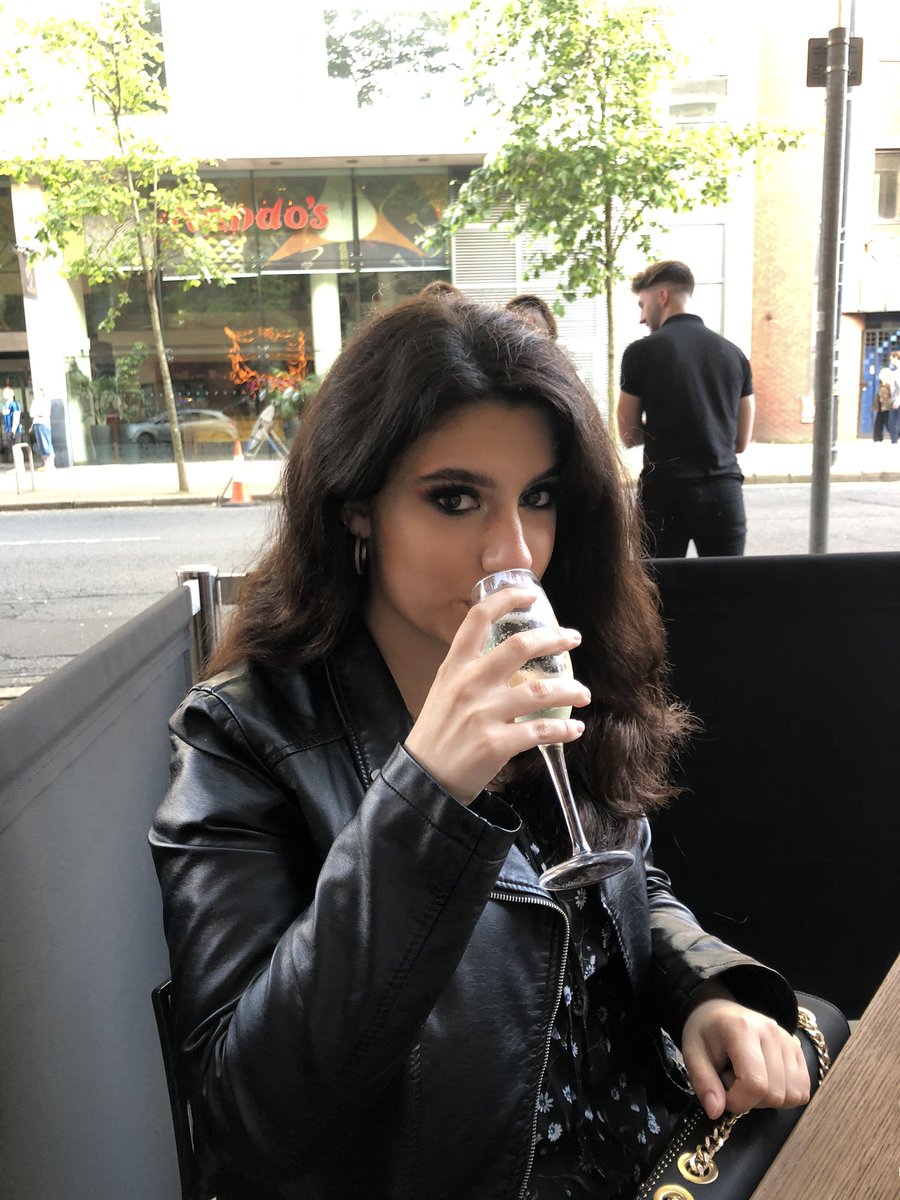 msdarasantos's tweet photo. someone get me a drink🥂 https://t.co/FbDP31cOO8