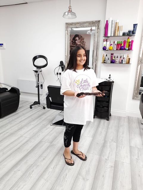 An amazing 12 inches of hair and £1050 in fundraising from Vikita!!!

Your phenomenal fundraising will give hair and hope to children and young people experiencing the traumatic effects of hair loss. 

Thank you! 💜