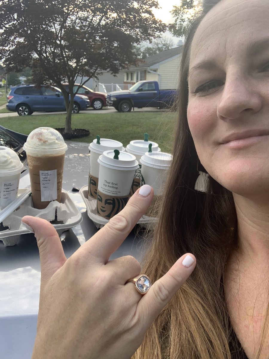 EnglandLydia's tweet photo. Showing some 💗 the way I know best! ⁦@Starbucks⁩ #NationalCoffeeDay #CoffeeLover https://t.co/D2fmdRseaJ