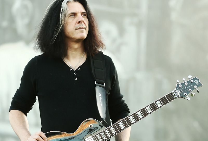 Please join us here at in wishing the one and only Alex Skolnick a very Happy 52nd Birthday today  