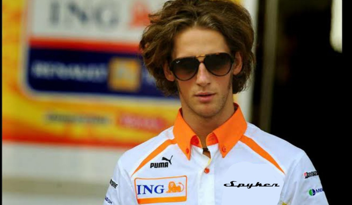 Revelado o segredo de Romain Grosjean para a grande vitória dele de ontem. Hamilton olhou pelo retrovisor e se apaixonou, perdeu o ritmo e Grosjean passou. Afinal, quem não se apaixonaria?