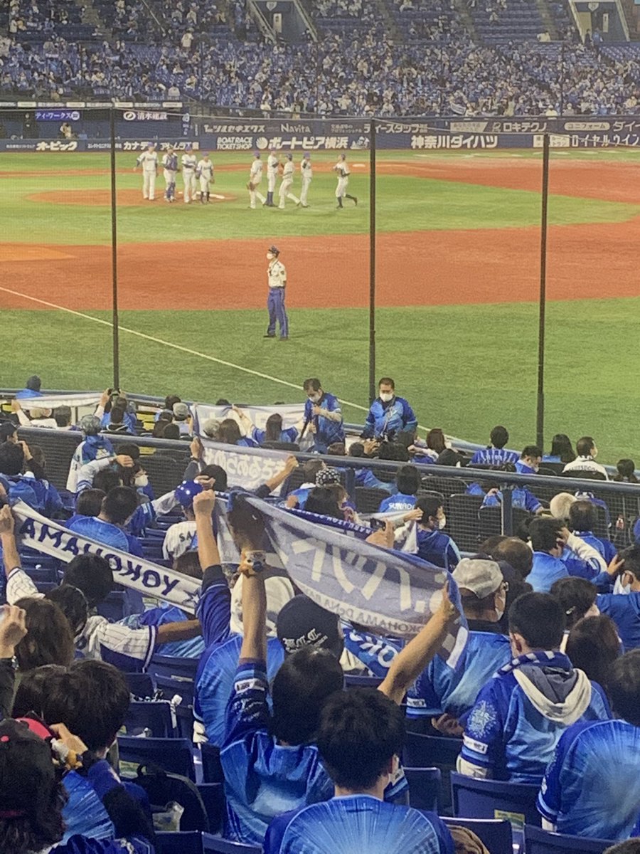 本当におめでとうございます 入団した当時と変わらず大ファンです やっと梶谷隆幸さんの努力が報われた なんかもう泣きすぎて頭痛い 最高 Baystars ツイレポ 本当におめでとうございます 入団した当時と変わらず大ファンです やっと梶谷隆幸さんの努力が報われた なんかもう泣きすぎて頭痛い 最高 Baystars ツイレポ