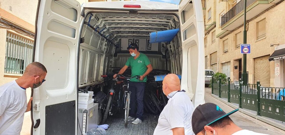 conductadictiva's tweet photo. Bicis para la Vida by ŠKODA entrega una veintena de bicicletas a Fundación AEPA- https://t.co/wn4cJhHaso para el Análisis, Estudio y Prevención de las Adicciones, facilitando el ocio y vida saludable de usuarios.

https://t.co/IkLy6tN0uD. #BicisParaLaVida #BicisParaLaVidabySKODA https://t.co/Bu0Z9zhRnO