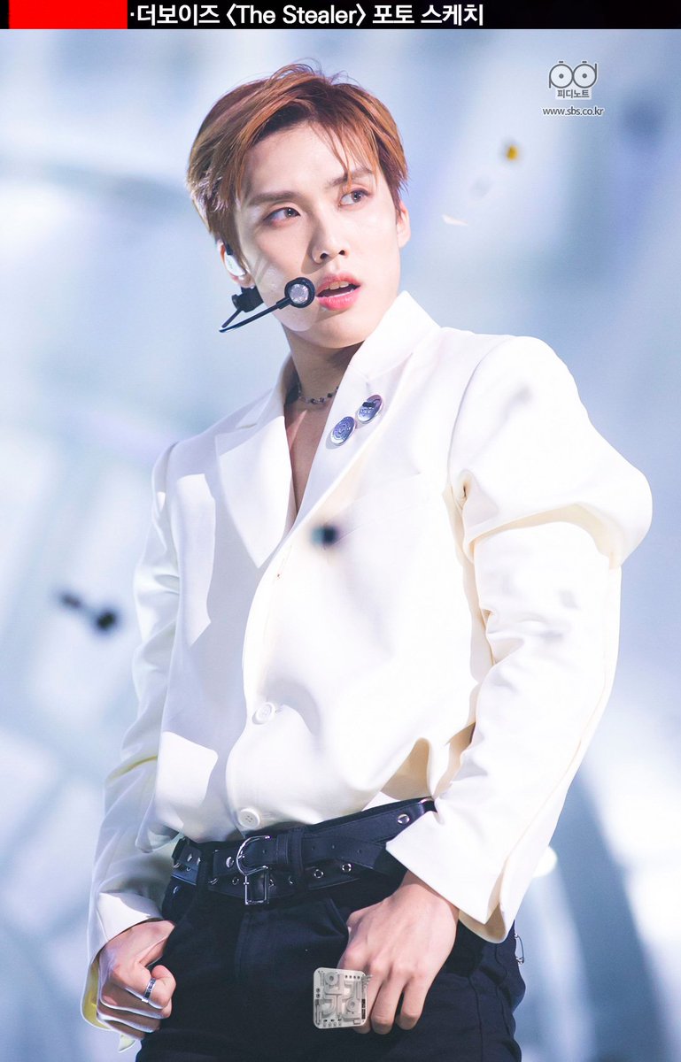 jacob_archive's tweet image. 200927 PD노트 2.0 217 더보이즈

💌 m.programs.sbs.co.kr/enter/gayo/vis…

#더보이즈 #ドボイズ #THEBOYZ #제이콥 #ジェイコブ #JACOB