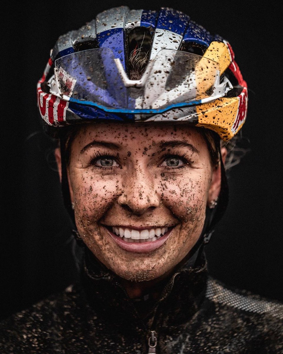Despite the mud, we’re all smiles because racing kicks off today 👊 

Catch the action live on Red Bull TV 👉 redbull.com/int-en/events/…