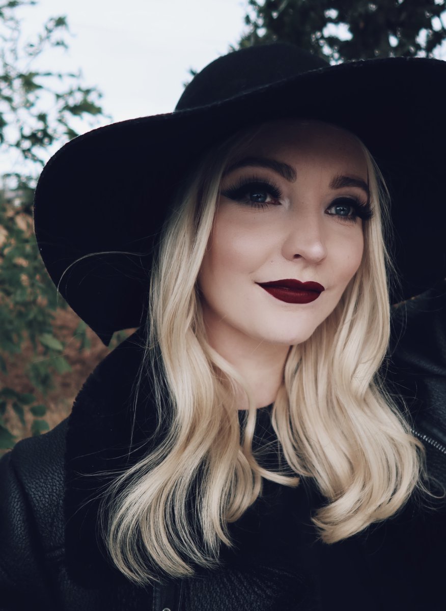 StylrPro's tweet image. Soft waves are our fave! Autumn feelings are strong today.⁣
Achieve this soft wave with our 32mm Tong! Link in bio to buy yours 🖤⁣
.⁣
#stylrpro #hairgoals #hairinspo #hairinspiration #hairenvy #hairwaves #createwaves #wavesnotcurls #wavyhair #hairideas #lovehair #haircare