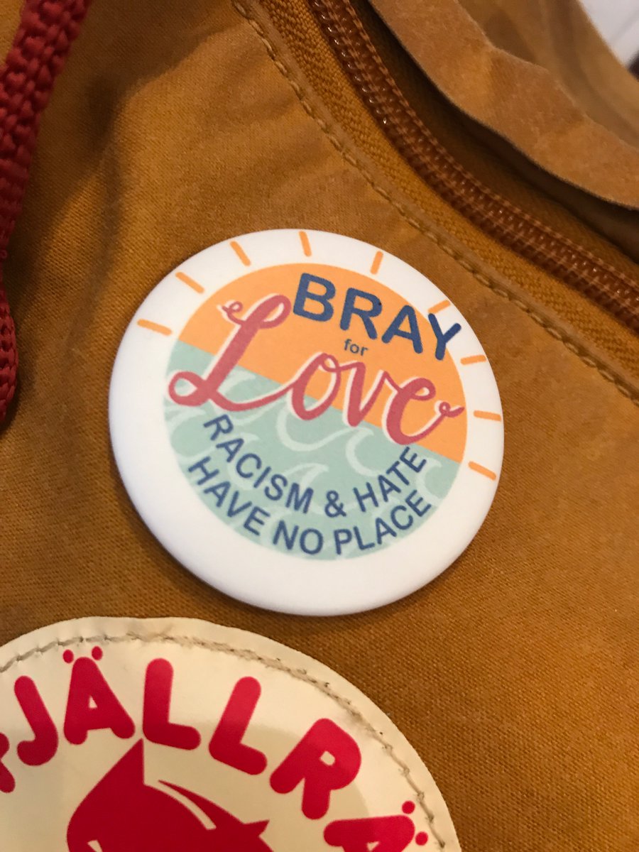 ginger__socks's tweet photo. gingy got BADGES https://t.co/f3AFwbpsUK