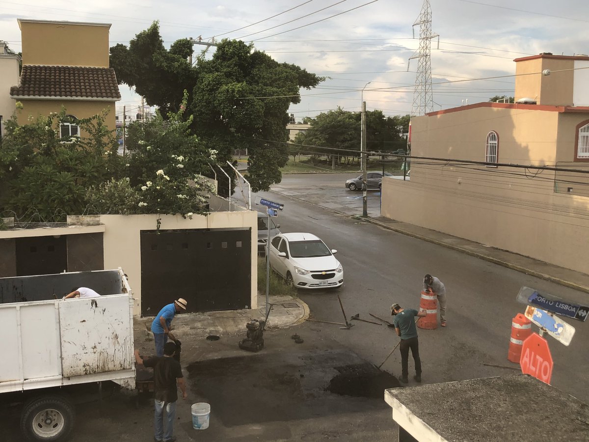 dfanders's tweet photo. Reconocemos la labor de las brigadas de @ServPublicosBj dependientes del @AytoCancun que atendieron oportunamente el reporte de solicitud de bacheo en la #Sm55 . Gracias. 👏🏻👏🏻 #Cancún #CancúnTodosUnidos #trabajamosParaTi https://t.co/UVQXeMR61s