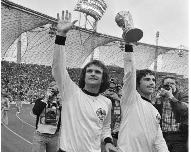 CFclassics's tweet photo. Happy birthday to 1.FC Köln legend Wolfgang Overath. One of only seven players to have World Cup medals for 1st, 2nd &amp; 3rd. Owner of a #SweetLeftFoot. https://t.co/zghYQzKgJ9