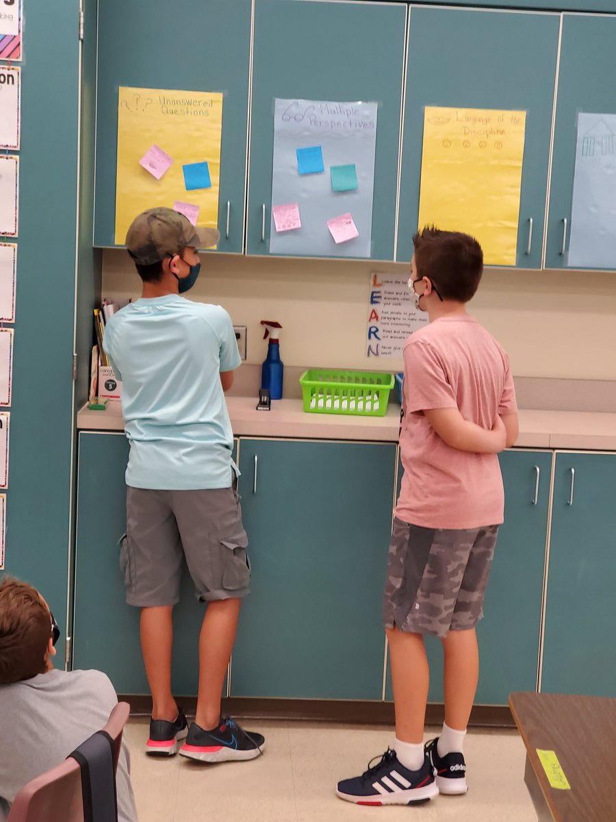 Interactive Depth and Complexity wall being applied to nonfiction text <a href="/BSE_Bobcats/">Boyette Springs Elementary School</a>