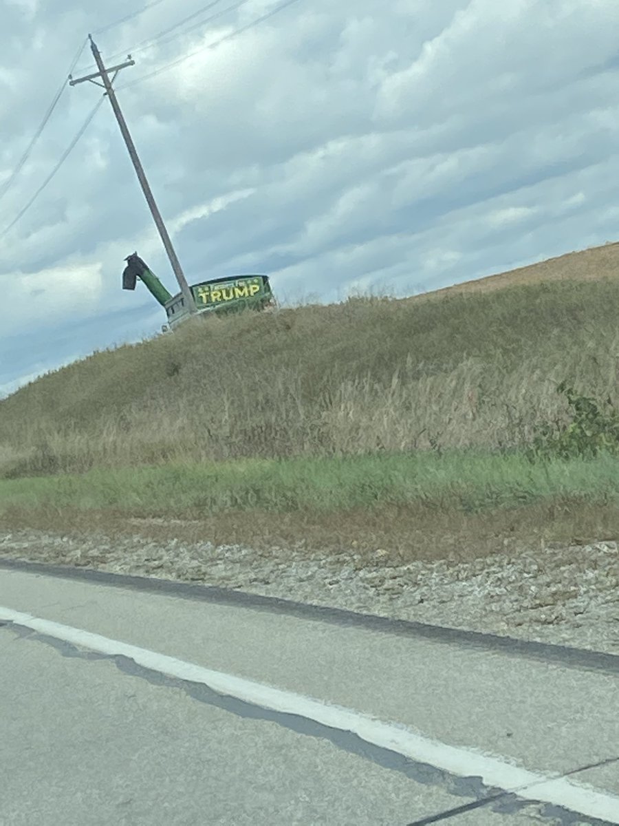 strinkel95's tweet photo. @TallBreezee @D_Brac Farmers for Trump seen yesterday https://t.co/qN1aEouhIk