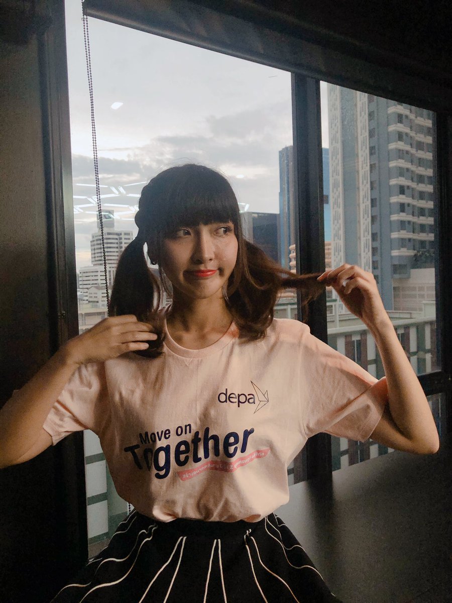 pimkhajon's tweet photo. วันนี้มางานเปิดตัวกิจกรรม Move on Together สร้างอนาคตสังคม Gen Z ให้พร้อมรับการเปลี่ยนผ่านสู่สังคมเศรษฐกิจดิจิทัล จะมีไลฟ์ทั้งหมด 10 ครั้งน้า ฝากติดตามด้วยนะคะ ผ่านช่องทาง Facebook LIVE depa Thailand
#depaGenZ #MoveonTogether
#pimsweat16 #pimkhajon https://t.co/x8DtrFdTRj