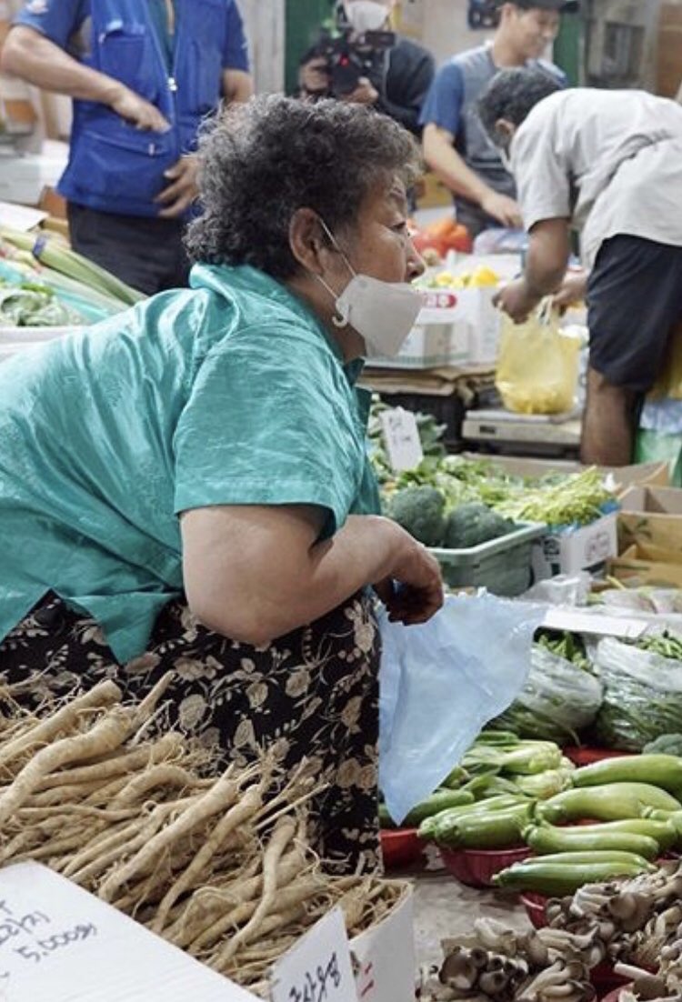 이 할머님 물건 팔아드리러
가야것네 !! 
넘 ~ 감사해서. 
홍제동 인왕시장