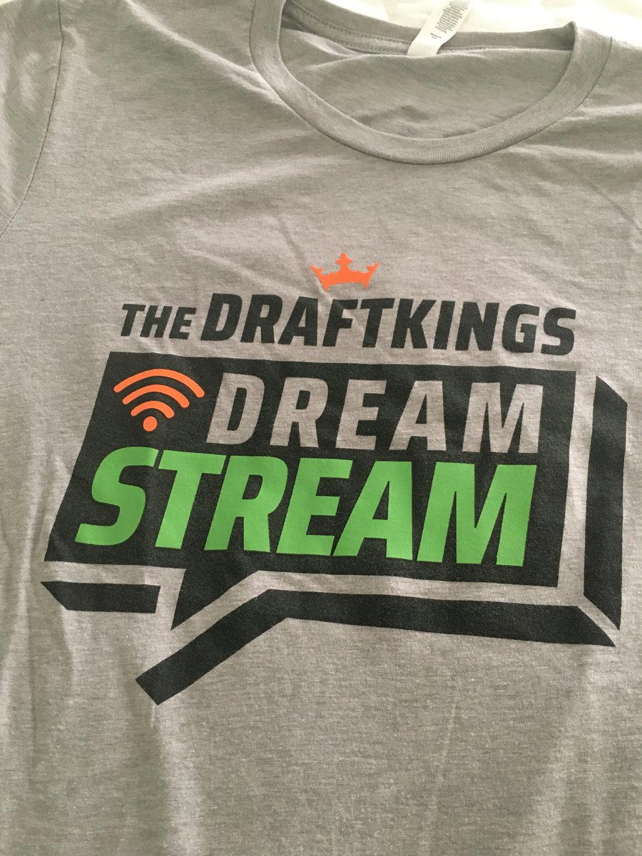 AdamMKaufman's tweet image. I have TEN @DraftKings #DreamStream T-Shirts to give away to the #DKSimFam!

To enter to win a FREE T-Shirt, retweet this tweet and follow the @dklive account.

Winners will be picked at random. Ends at 10 pm ET TODAY!

dknation.draftkings.com/playbook/2020/…