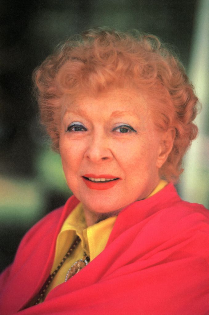 On July 7, 1993,  #GreerGarson was awarded the Honorary Commander of the Order of the British Empire honoring her work improving relations between the US & England, inspiring patriotism, with wildlife conservation & educational endowments.  #TCMParty  #BornOnThisDay  #BOTD