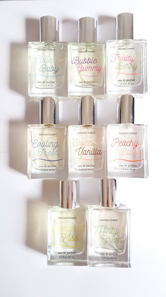 ONESWEETEMBER's tweet photo. READY STOCK✨
Premium Parfum ONESWEETEMBER

* Sweet Vanilla 🧁 (Best Seller)
* Cutie Baby 👶🏻
* Fruity Berry 🍒
* Bubble Gummy 🍭
* Cooling Fresh ❄️
* Minty Green 🌱 (Best Seller)
* Peachy Blush🍑
* Lemon Kiss 🍋

Harga: IDR 55.000 / pcs
Shopee: https://t.co/rh2xUUmcXm https://t.co/maAK0PPUsc