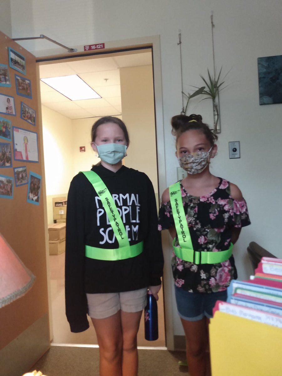 MsBethReynolds's tweet photo. These kiddos are proud to be Safety Patrols @BCEBobcat  #ccpsproud https://t.co/Yi7a0oOvZ6