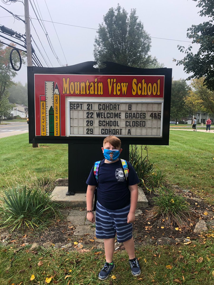 MtView07836's tweet photo. Welcome back 4th and 5th graders in cohort A! We are so happy to you back at school! @MountOliveTSD @ZywickiR @melandyk https://t.co/dTQil35vJG