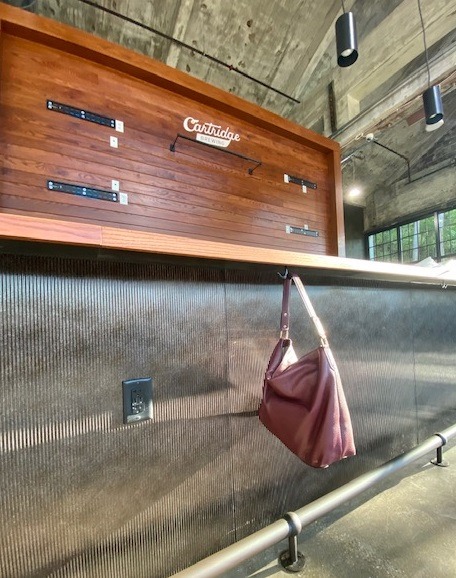 CartridgeBeer's tweet photo. They say the simple things in life matter in most โ to us, that means under-bar purse hooks and USB plugs. ๐ #nolowbattery #alreadyhooked #letshangout #talkaboutsmart https://t.co/ZYCdQ62Bfz