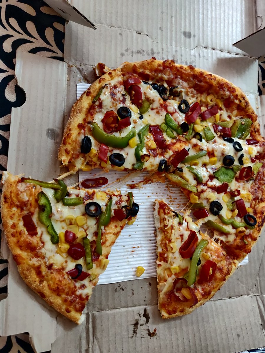 prisonedThought's tweet image. My all tym fav❤️@dominos_india
I miss the Quatro formaggi Burst pizza☹️
#cheeseburstpizza